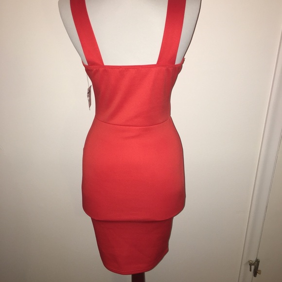 Dress - Picture 2 of 4